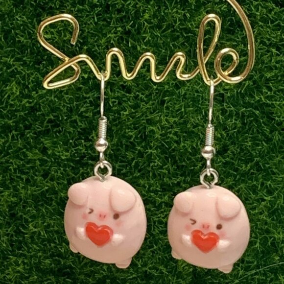 Pig Earring, Gift Idea, Silly Animal Earring, Heart Earring, Valentine's Day - Picture 4 of 7